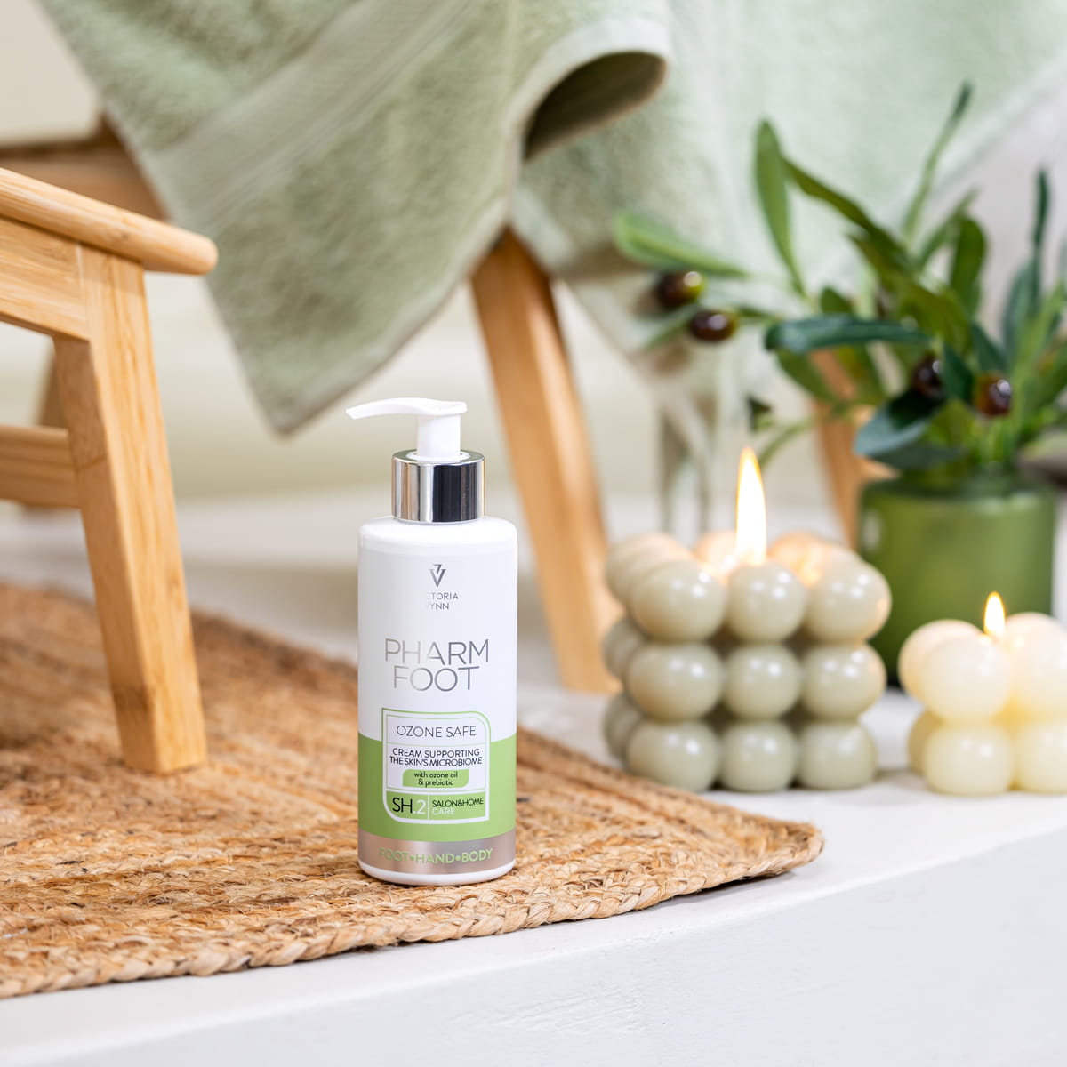PHARM FOOT Crème favorisant l'équilibre du microbiome cutané à l'huile d'olive ozonée et aux probiotiques, OZONE SAFE 250 ml