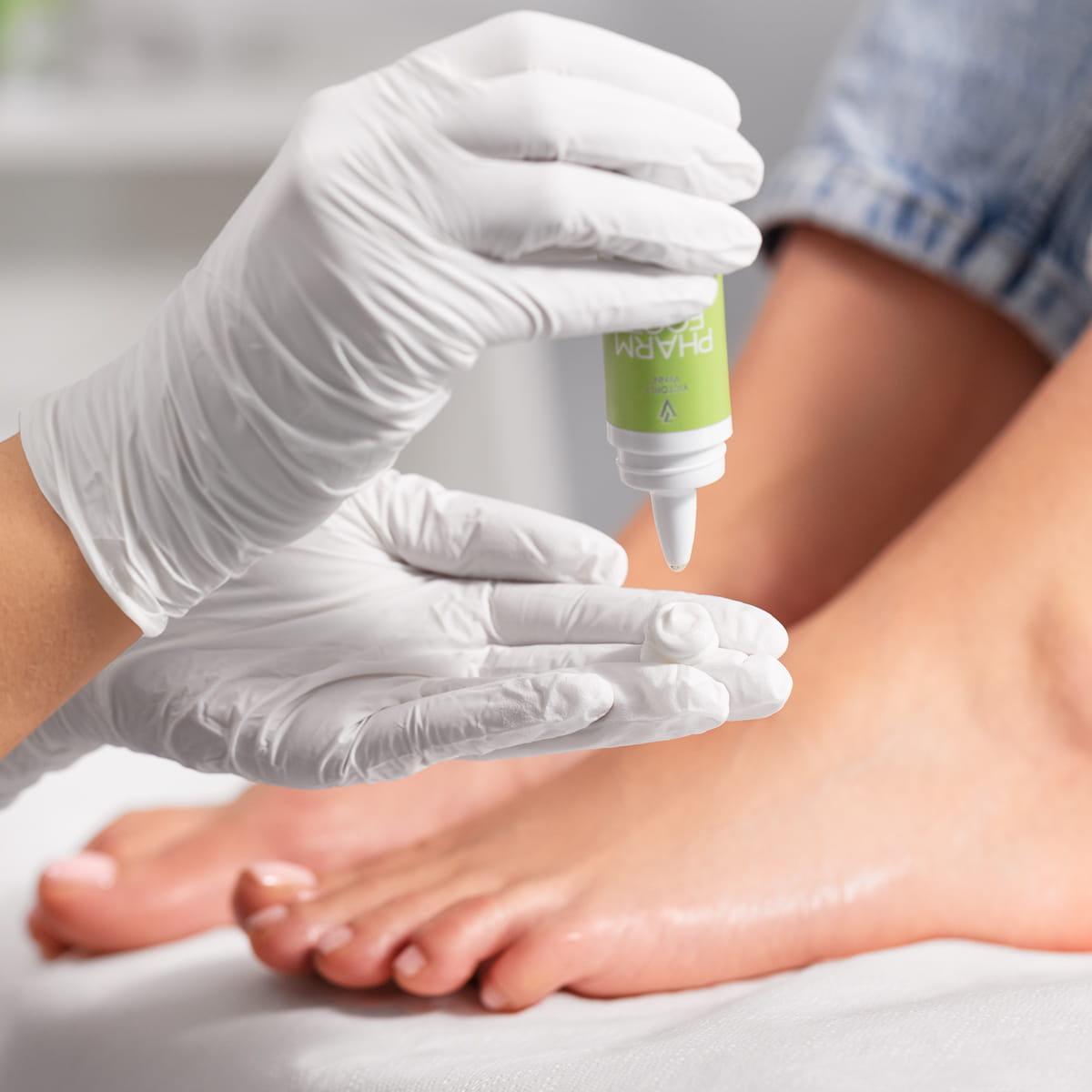 PHARM FOOT : huile concentrée régénérante et apaisante oxyZONE OIL, 15 ml