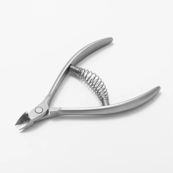 Pince à cuticules NGHIA CL.205 5 mm