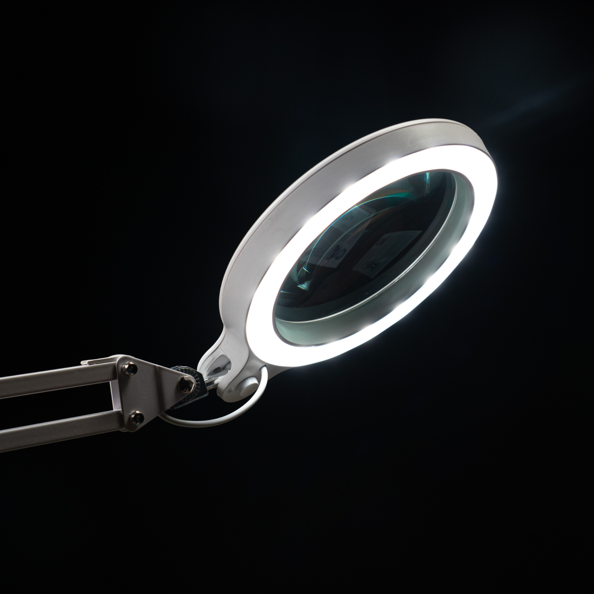 Daylight Mag S+ Floorstand™ : lampadaire réglable en hauteur [EN1230]