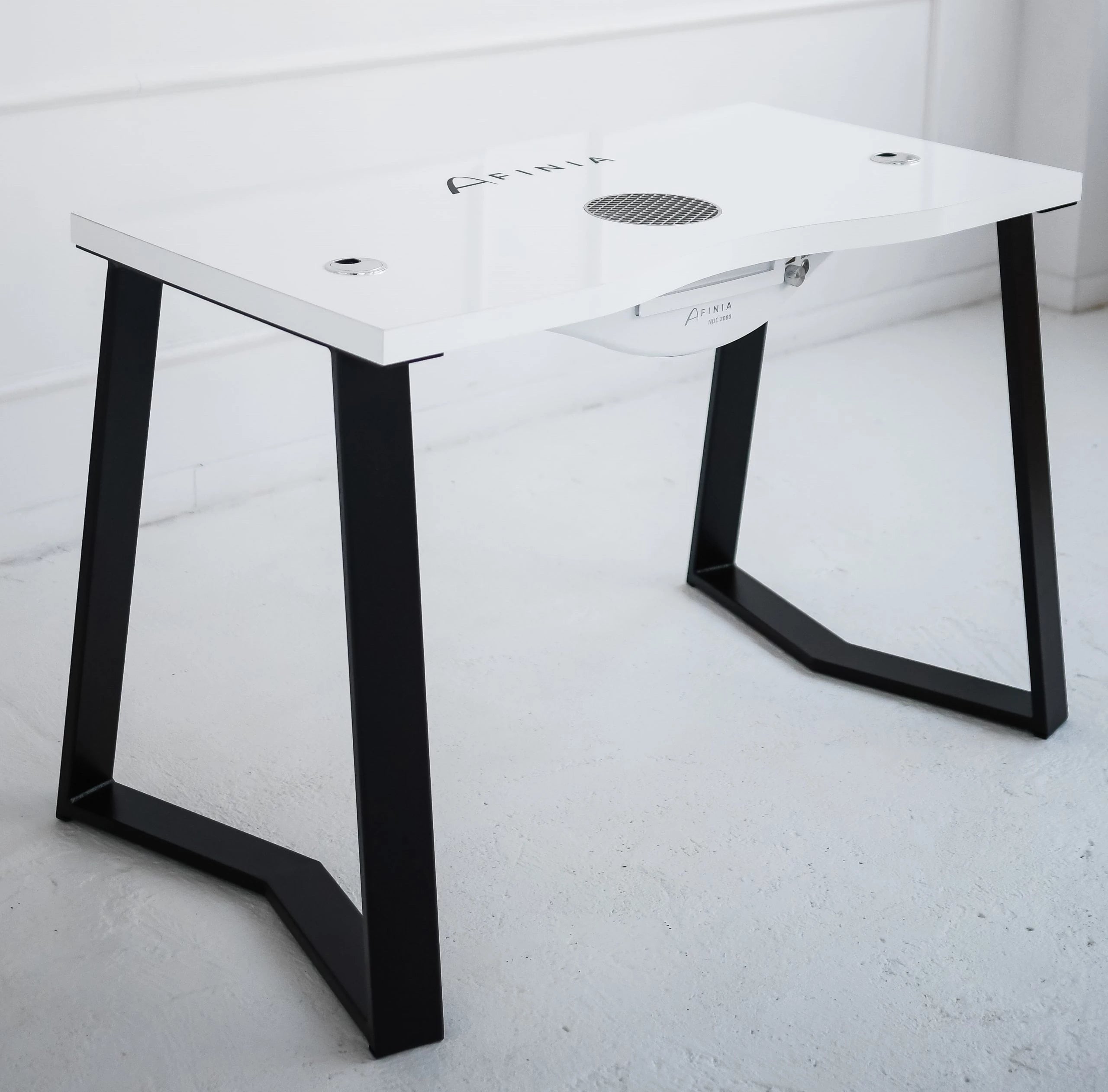 Table de manucure Afinia Art Deco W Black avec aspirateur intégré NDC 2000