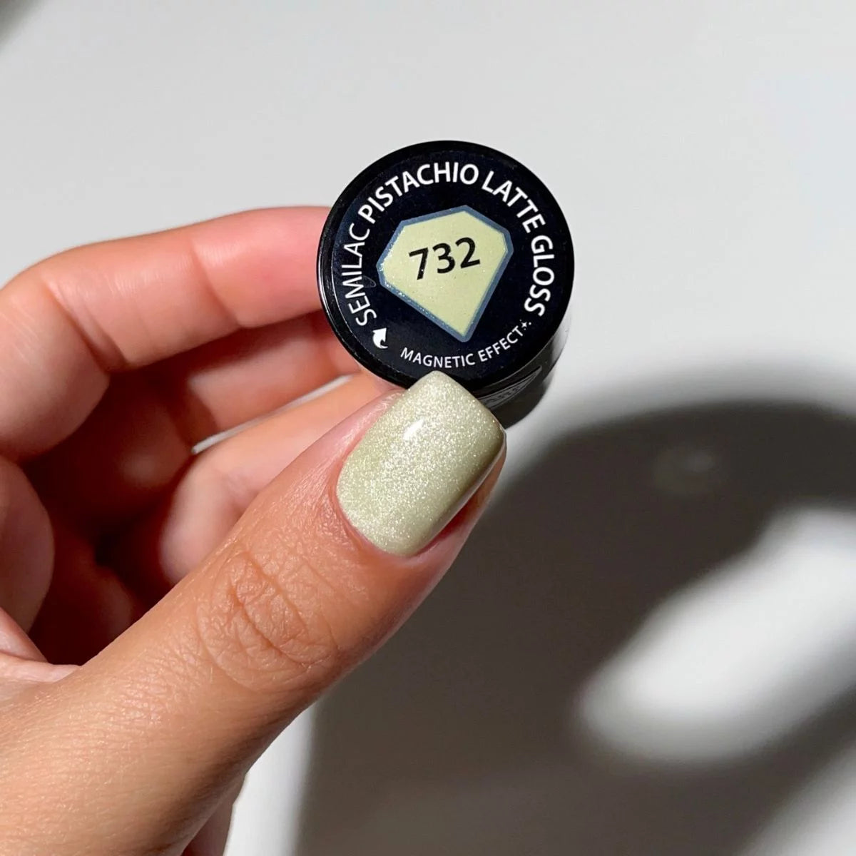 732 Vernis gel UV Semilac « Pistachio Latte Gloss » 7 ml